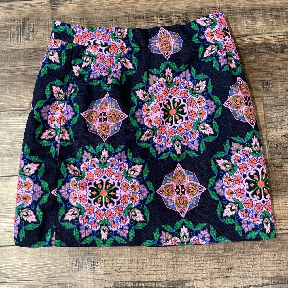 LIKE NEW J Crew pink green floral embroidered skirt size 2